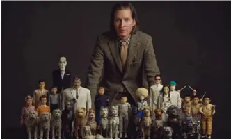  ?? FOTO: TWENTIETH CENTURY FOX/CHARLIE GRAY ?? Wes Anderson med dukkene fra «Isle of Dogs».