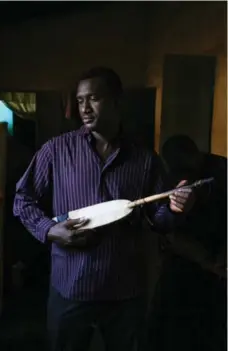  ?? TORONTO STAR FILE PHOTO ?? Bassekou Kouyate’s single Jama Ko was recorded in Mali with drums and guitar added later in Montreal.
