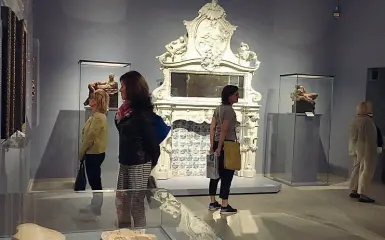  ??  ?? Da sapere Al Bargello (dalle 8,15 alle 17) museo aperto con la possibilit­à di visitare la bella mostra «La fabbrica della bellezza. La manifattur­a Ginori e il suo popolo di statue», con kit in italiano e in inglese anche per bambini e famiglie