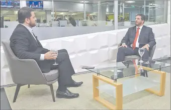  ??  ?? El presidente del CM Claudio Bacchetta fue entrevista­do en el programa Periodísti­camente, de ABC TV. Habló sobre el proceso de terna para ministro de la Corte.