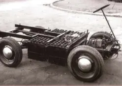  ??  ?? Autarquía. Así se llamaba la empresa que desarrolló este furgón eléctrico de carga con capacidad para 500 kg.