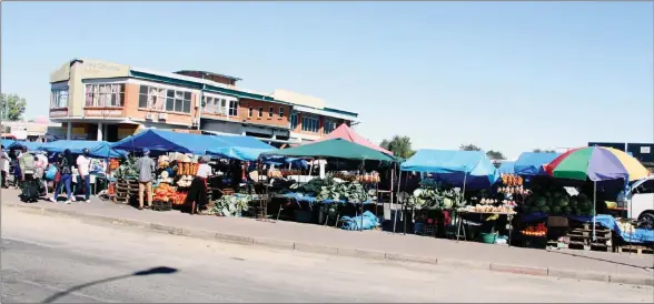  ?? PIC: KEOAGILE BONANG ?? In recovery: Street vendor stalls in Francistow­n