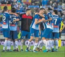  ??  ?? LA MAYOR ALEGRÍA. El Espanyol derrotó al Barça (1-0) en la Copa.