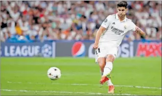  ?? ?? Asensio dispara a puerta para firmar el segundo tanto ante el Leipzig.