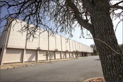  ?? Arkansas Democrat-Gazette/MITCHELL PE MASILUN ?? Sears Holdings Corp. closed this store on University Avenue in Little Rock in late July. The company has cast doubt on the likelihood that it will survive much longer.