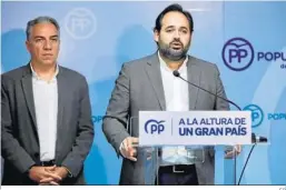  ?? EP ?? Elías Bendodo, ayer con Paco Núñez, presidente del PP en Castilla-La Mancha.