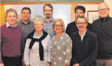  ?? FOTO: HÖR ?? Der neue Vorstand der Freien Wähler, Stadtverba­nd Tuttlingen (von links): Michael Schaaf, Hasan Yilmaz, Waltraut Lange, Thilo Gatscher, Martina Heinz, Michael Wolf, Ulrich Storz und Michael Meihack.