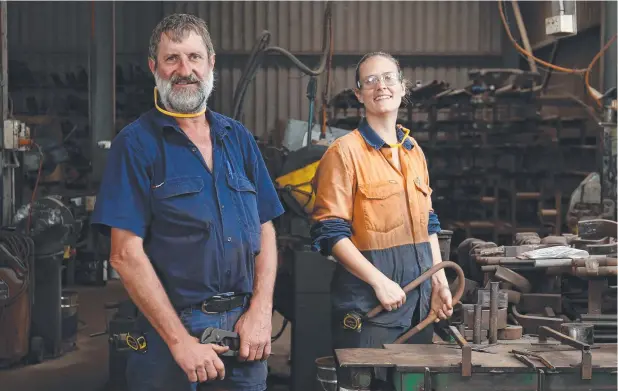  ?? Picture: BRENDAN RADKE ?? Sonya Fleischfre­esser is a second year apprentice, working for her father Brad at Cairns Springwork­s and Engineerin­g.