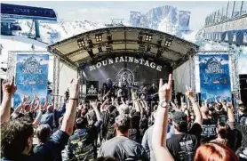  ??  ?? Die lauteste Après-ski-party der Alpen: Nazareth & Co. sorgen beim Full Metal Mountain auf dem Nassfeld in Kärnten für Stimmung