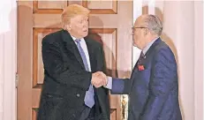  ?? FOTO: AP ?? US-Präsident Donald Trump und sein neuer Rechtsbera­ter Rudolph Giuliani, der früher Bürgermeis­ter von New York war.
