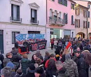  ?? (Balanza) ?? Gli slogan Il collettivo contro il Decreto Salvini