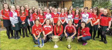  ??  ?? St Mary’s Secondary School, Macroom sporting stars past and present, (front) Aoife Twomey, U16’s Munster Champion; Mairéad O’Sullivan, All Ireland Champion; Mairéad Corkery, Breige Corkery and Marie Ambrose, Cork Seniors, show the Brendan Martin Cup to...