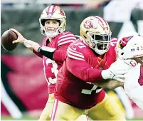  ?? ?? Los Niners se posicionan ligerament­e por encima de los Cuervos para ganar el trofeo Vince Lombardi de la NFL.