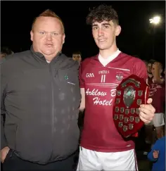  ??  ?? Declan Kenny of Greenstar (sponsors) with captain Eoin Cullen.