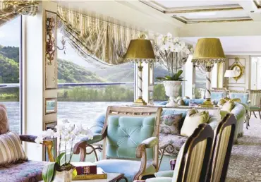  ??  ?? The interior of Antoinette does justice to its royal namesake (above); the Spirit of Scotland takes you along lochs and canals