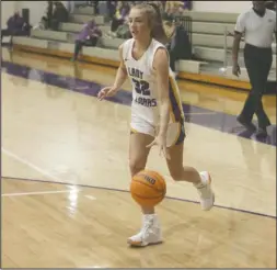  ?? The Sentinel-Record/James Leigh ?? DRIVER’S SEAT: Fountain Lake’s Presley Hamric (32) drives inside during Friday’s game against Nashville at Irvin J. Bass Gymnasium. The Lady Cobras lost, 60-29.