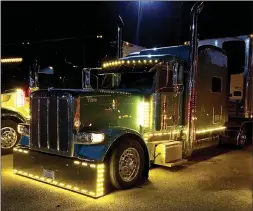  ?? Stephanie Freeman/Special to the Herald-Leader ?? A truck displays its lights after the sun goes down in Amarillo, Texas.