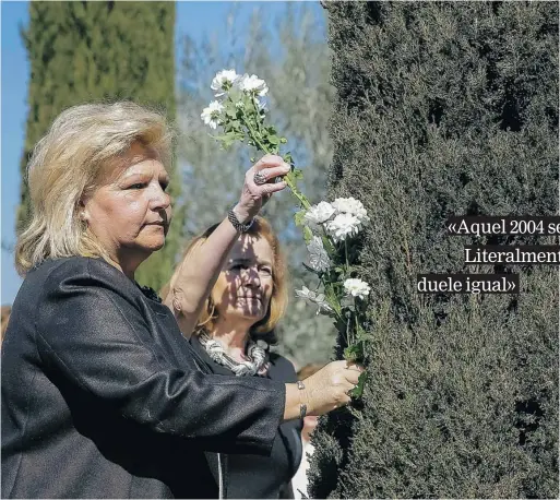  ?? EFE ?? Ángeles Pedraza, madre de Miryam –asesinada el 11M–, en uno de los homenajes en el Bosque del Recuerdo del parque del Retiro