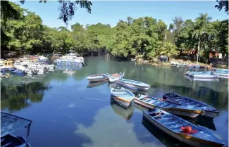  ??  ?? Sus lagunas Gri Grí y Dudú están dentro de sus grandes atracccion­es.