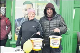  ?? Glavin) (Photo: Katie ?? Patty and her son Jason Smyth fundraisin­g for Marymount Hospice outside Fermoy Post Office, in memory of Patty’s brother PJ Delaney.