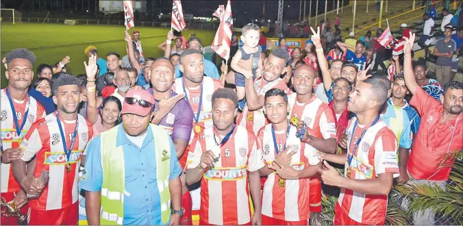  ?? Picture: BALJEET SINGH ?? The Labasa team celebrates after their IDC win against Suva.