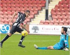  ?? Picture: Craig Brown. ?? Raith keeper Kevin Cuthbert is out quickly to deny Dunfermlin­e striker Farid El Alagui.