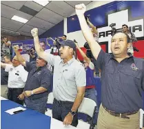  ??  ?? Marcha. La marcha arenera sonó durante el cierre de la campaña interna de elecciones del nuevo COENA.