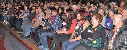  ??  ?? Above: The 100 semi-finalists wait in anticipati­on of the start of the Power of 10 draw, Dec. 28.