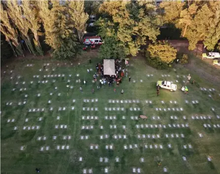  ?? AFP ?? Momento de paz: en el cementerio Jardín Bella Vista se dio una ceremonia íntima.