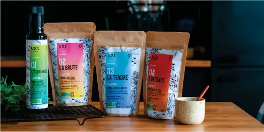  ?? ?? La jeune société toulousain­e V21 met au point des super-food à base de graines de chanvre bio et produit en Occitanie. (Crédits : Spatule Prod)