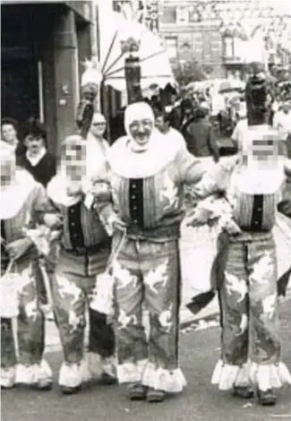  ??  ?? Dendermond­e, Chris B. tijdens het carnaval in begin jaren 80. © rr