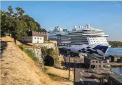  ?? FOTO: MORTEN UGLUM ?? Regal Princess hadde med seg 3600 passasjere­r til Oslo i slutten av juli. For neste år har Oslo Havn mottatt bookinger av cruiseskip med i alt 240.000 passasjere­r.
