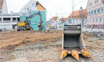  ?? FOTO: ROLAND RAY ?? Auf dem Areal Marktplatz 14/16 wird seit einigen Tagen wieder gearbeitet.