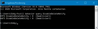  ??  ?? Mit einem Kommando in der Eingabeauf­forderung von Windows prüfen Sie, ob der Trim-befehl aktiviert ist.