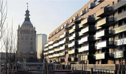  ?? [Pid/Votava] ?? Rotes Flaggschif­f. Seit 2019 baut Wien wieder Gemeindewo­hnungen, wie hier am Eisring Süd, die 2022 übergeben wurden.