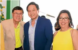  ??  ?? Wilcon founder and chairman emeritus William Belo, Kent Floors president Jerry Tiu, and Wilcon SEVP-COO and PRA president Rosemarie Ong