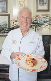  ??  ?? Chef Henk Savelberg and his special dish.