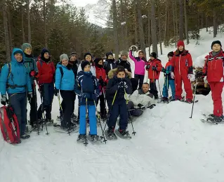  ??  ?? Escursione L’ultimo raduno del gruppo tenutosi in valle di Fassa all’insegna delle ciaspole