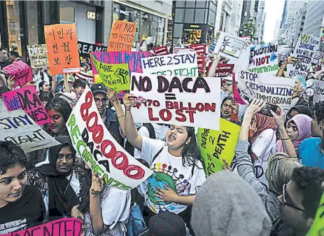  ?? FOTO: AFP ?? Desde el pasado septiembre las protestas de los dreamers no han cesado pidiendo que no se cancele el programa.