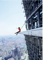  ??  ?? El Jinmao Sky Walk en Shanghai.