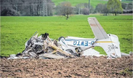  ?? FOTO: SDMG;KOHLS ?? Das Flugzeug war mit einem Ultraleich­tflugzeug zusammenge­stoßen.