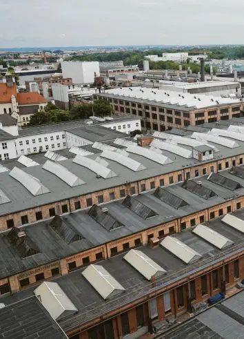  ?? Foto: Siegfried Kerpf ?? Etwa ein Drittel aller Firmen in Augsburg hat aktuell Kurzarbeit angemeldet – auch der große Arbeitgebe­r MAN Energy Solutions. Andere Unternehme­n arbeiten dafür mehr als vor der Corona-krise.