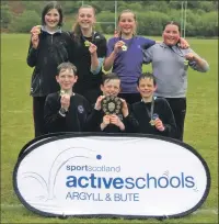  ??  ?? Easdale were the winners of the P6/7 age group. Photos: Kevin McGlynn