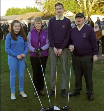  ??  ?? Caoilfhion­n Doyle (Junior girls’ Captain), Una Doherty (lady Captain), Sean Hopkins (Junior boys’ Captain) and Tony O’Neill (men’s Captain) at the Wexford drive-in on Sunday.
