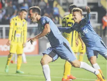  ?? FOTO: PHOTOSPORT ?? ►► Calandria celebra el único gol del partido.