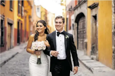  ?? Photos by Ildefonso Gutierrez ?? After dating since 2010, Houstonian­s Mary Ann Cuellar and Richard Mason had their dream wedding in San Miguel de Allende, Mexico.