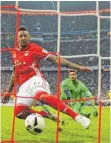  ?? FOTO: DPA ?? Steht meist genau richtig: Jérôme Boateng (vorn).