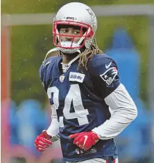  ?? STAFF PHOTO BY JOHN WILCOX ?? HE’S BACK: Cornerback Stephon Gilmore, who missed two games with a concussion, returns to the practice field yesterday.