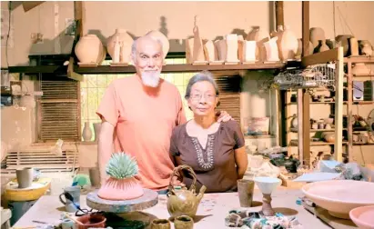  ??  ?? POTTERY pioneers in the Philippine­s Jon and Tessy Pettyjohn.