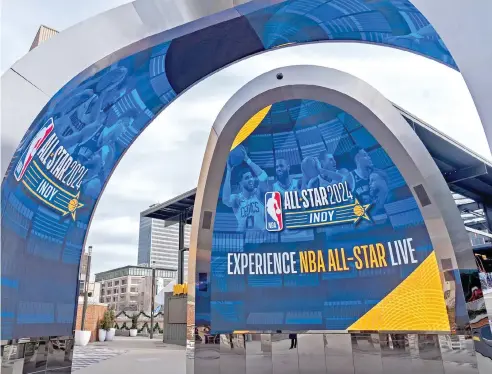  ?? FE ?? Publicidad por doquier hay en la ciudad de Indianapol­is, sede del Juego de Estrellas de la NBA este fin de semana.